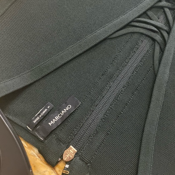 Dress - Picture 3 of 4